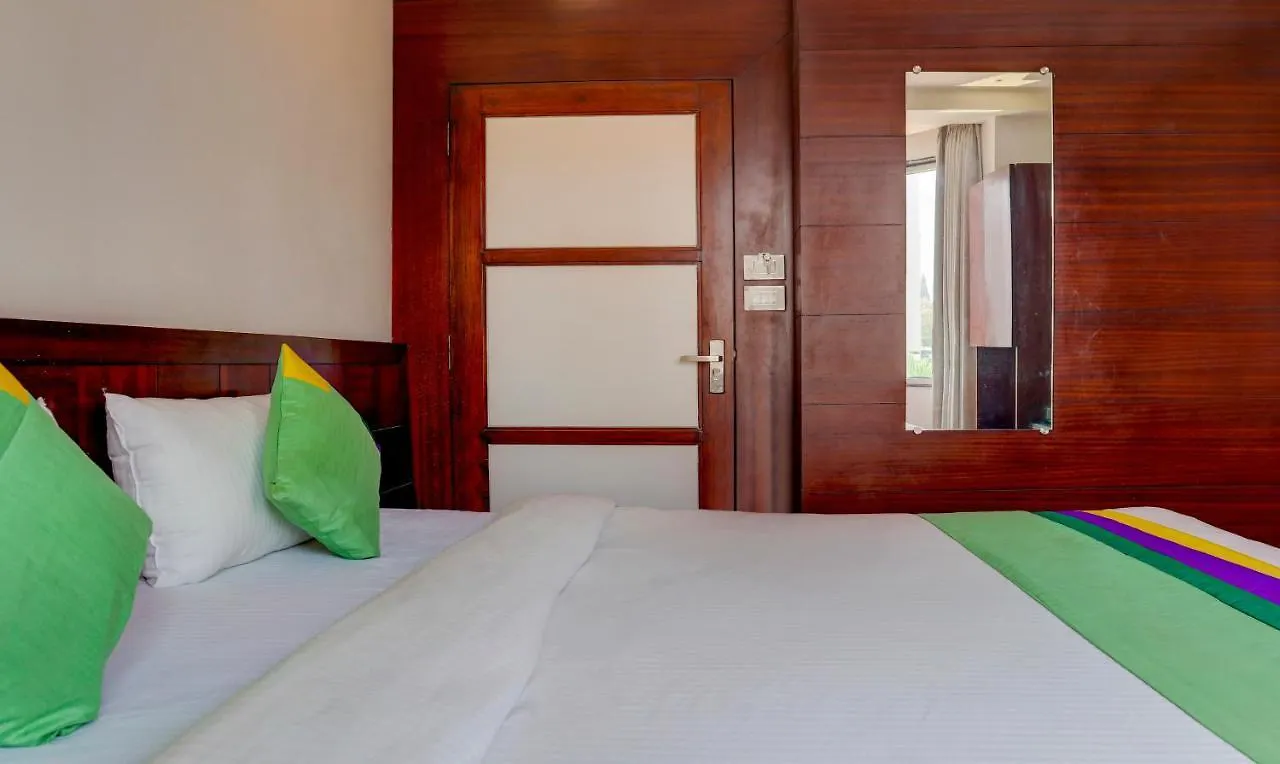 ***  Treebo Azure Hotel Varanasi India